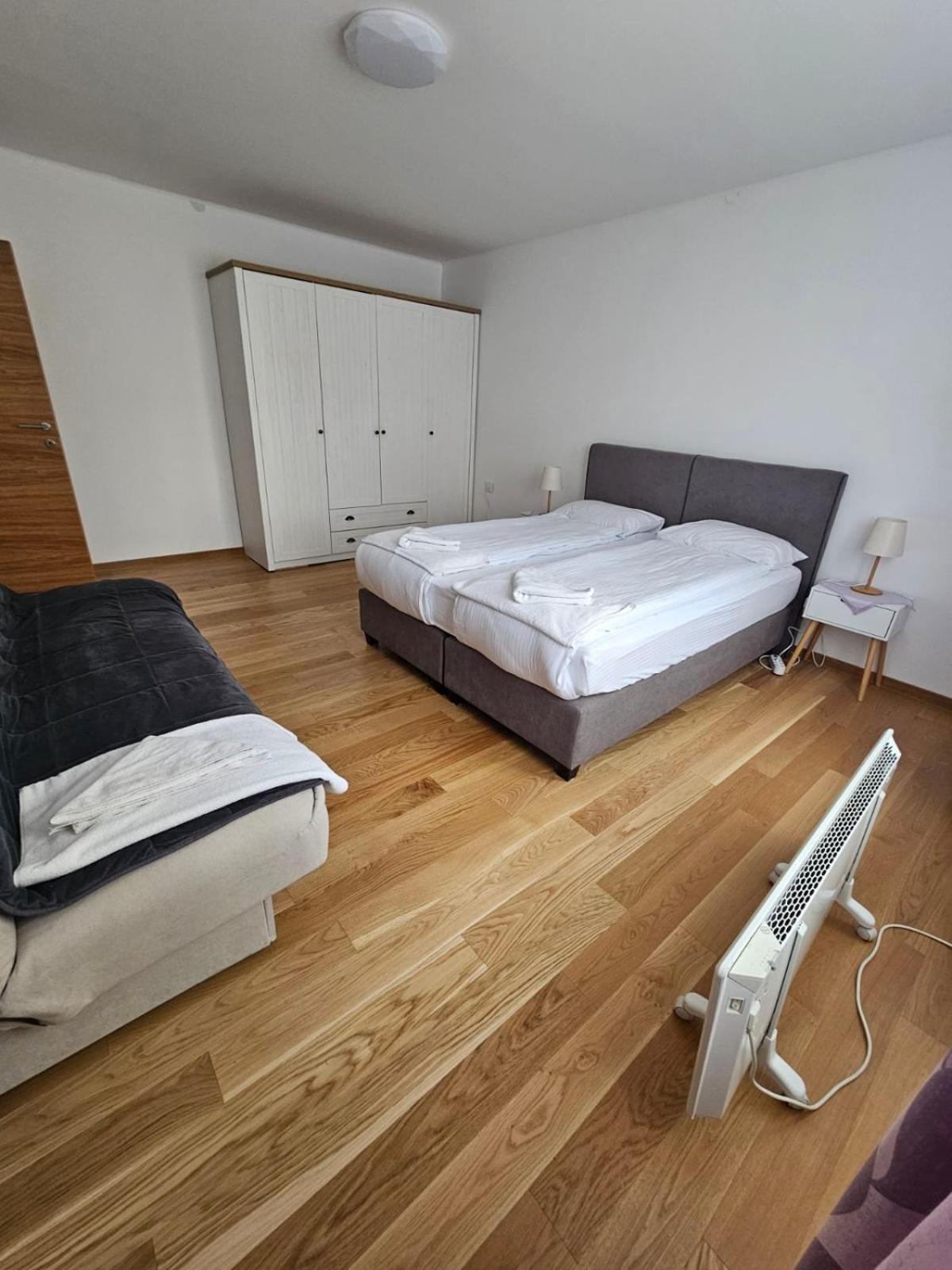 Apartman Centar Bulevar Ex Sa Garazom Banja Luka Exterior photo