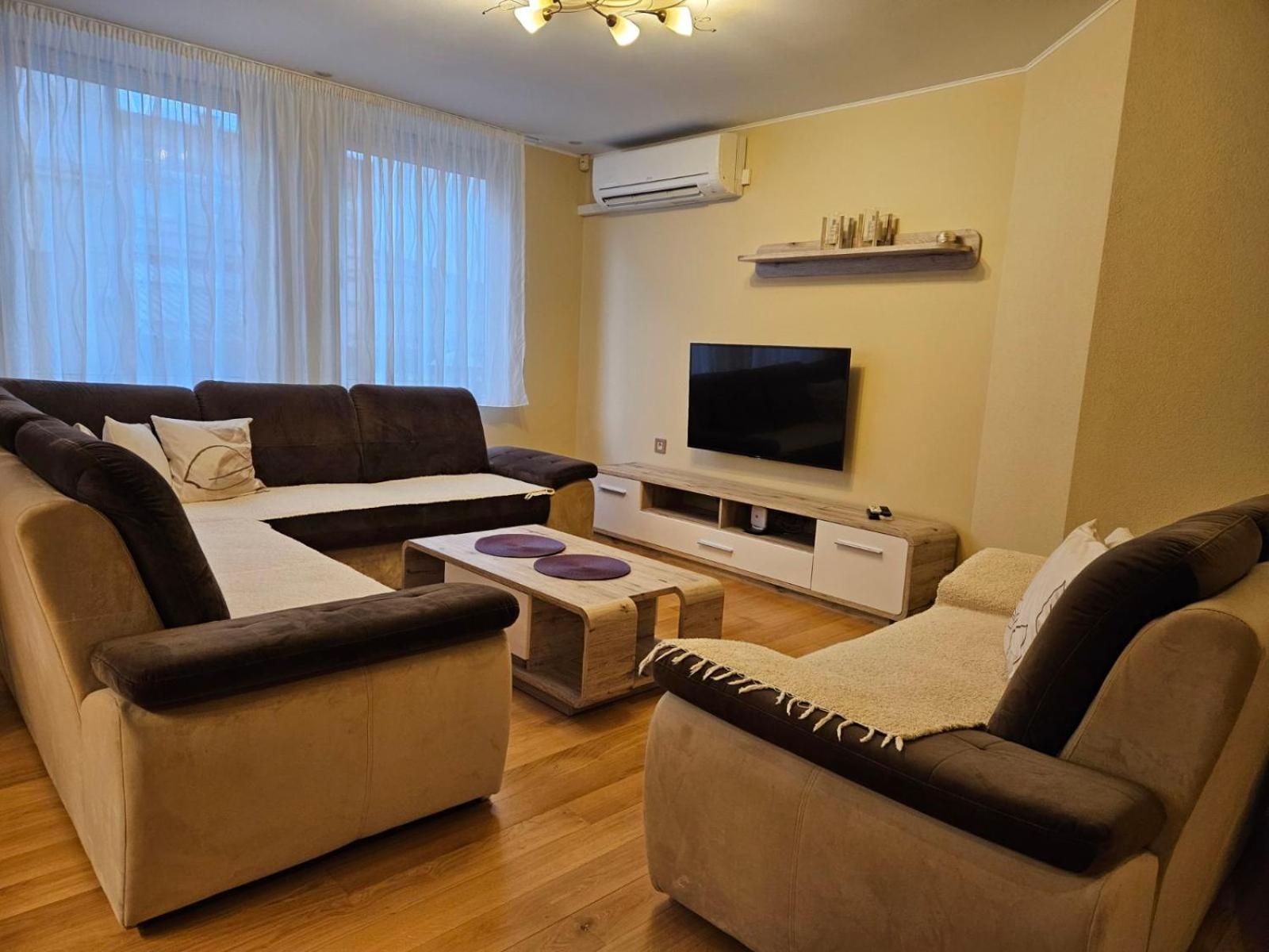 Apartman Centar Bulevar Ex Sa Garazom Banja Luka Exterior photo